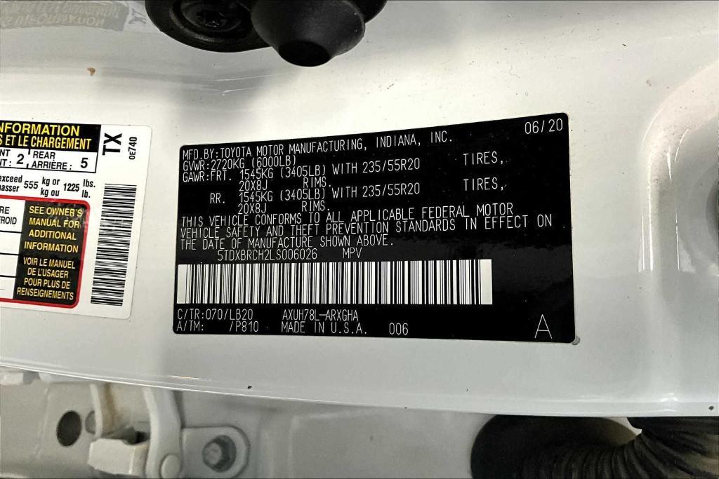 used 2020 Toyota Highlander Hybrid car, priced at $35,490