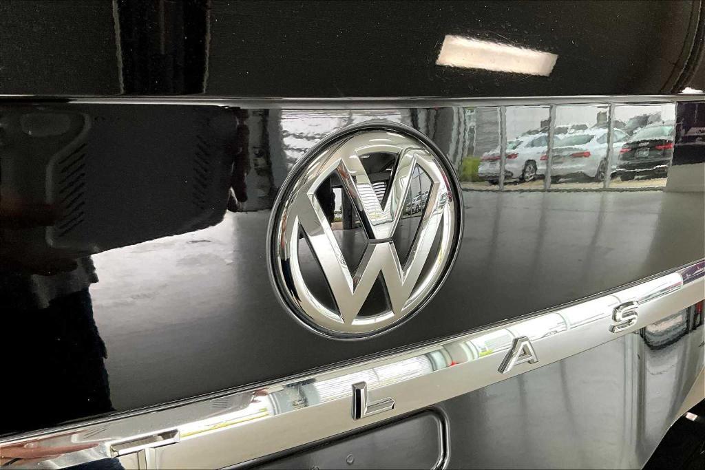 used 2018 Volkswagen Atlas car, priced at $21,847