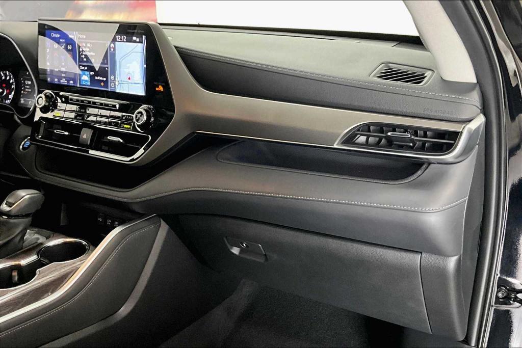 used 2021 Toyota Highlander car, priced at $33,987