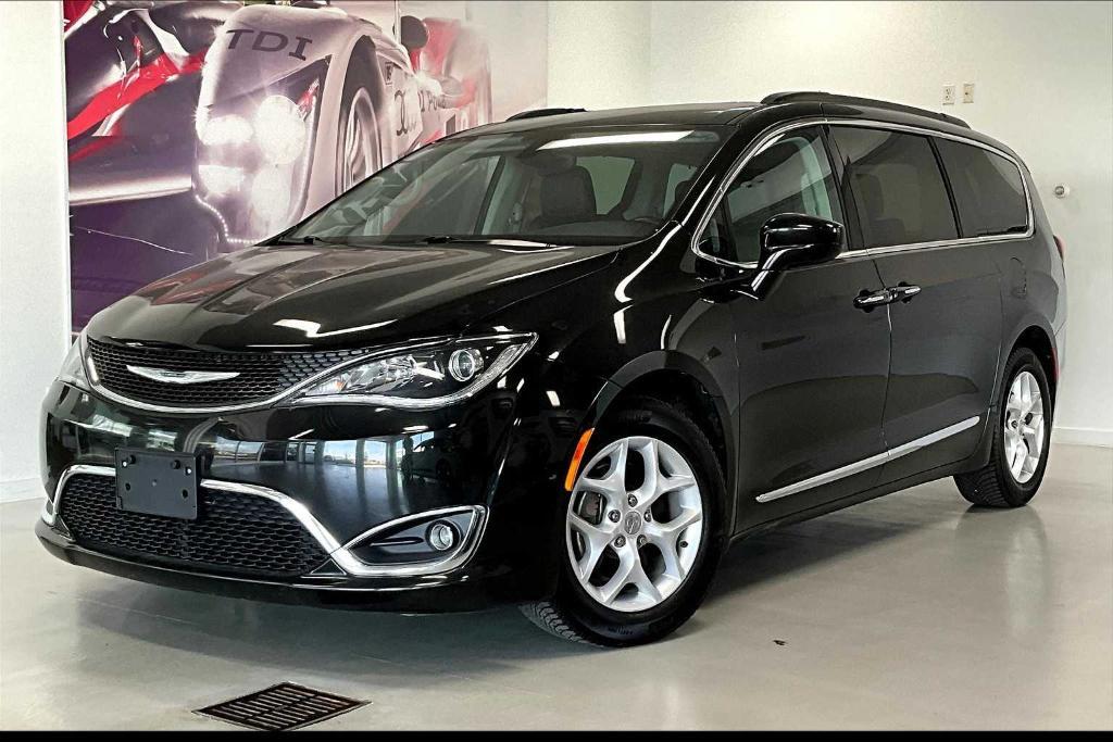 used 2017 Chrysler Pacifica car, priced at $13,577