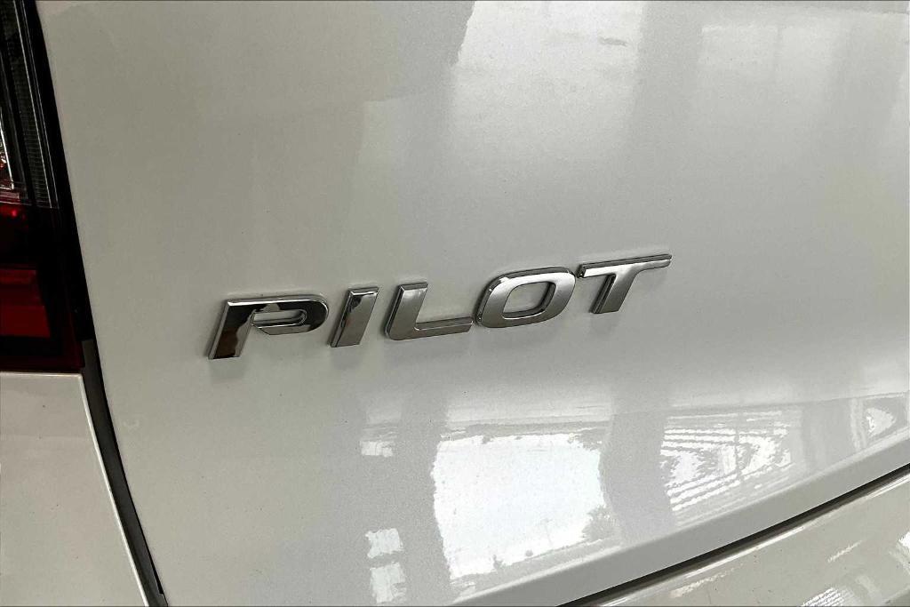 used 2022 Honda Pilot car, priced at $34,980