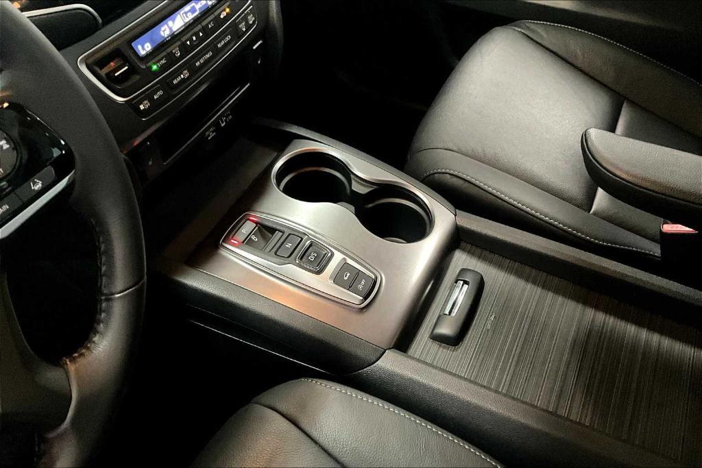 used 2022 Honda Pilot car, priced at $34,980