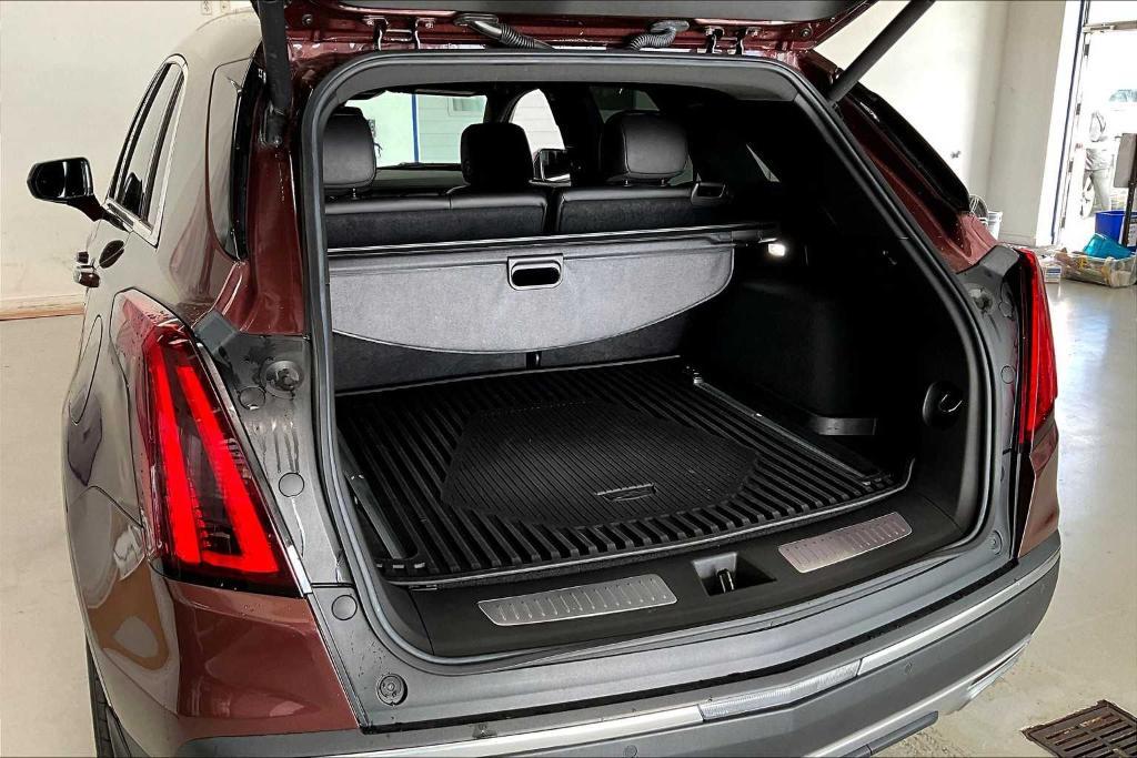 used 2022 Cadillac XT5 car, priced at $34,989