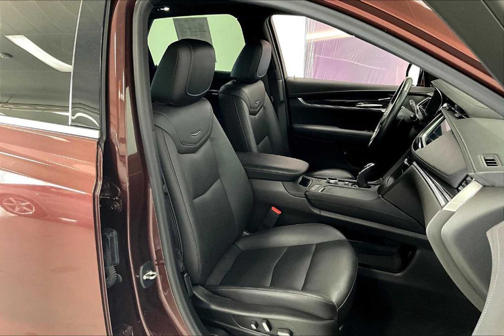 used 2022 Cadillac XT5 car, priced at $34,989