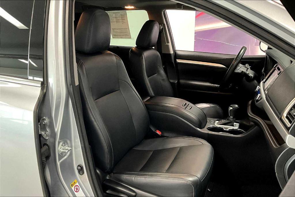 used 2015 Toyota Highlander car, priced at $17,490