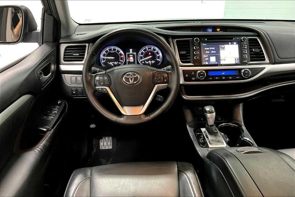 used 2015 Toyota Highlander car, priced at $17,490