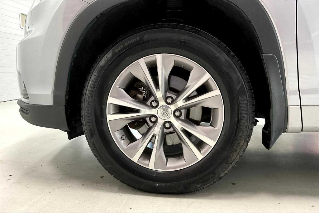 used 2015 Toyota Highlander car, priced at $17,490