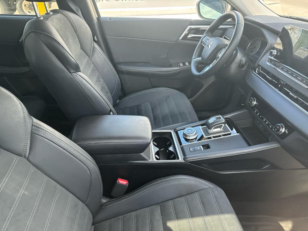 used 2024 Mitsubishi Outlander car, priced at $28,998