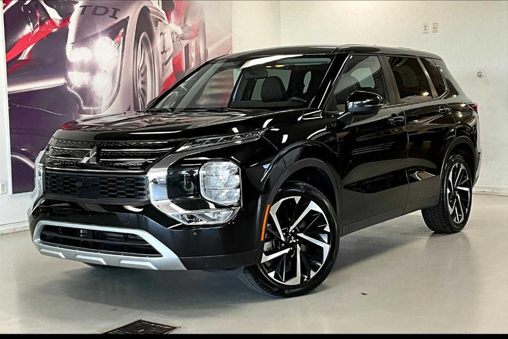 used 2024 Mitsubishi Outlander car, priced at $28,998