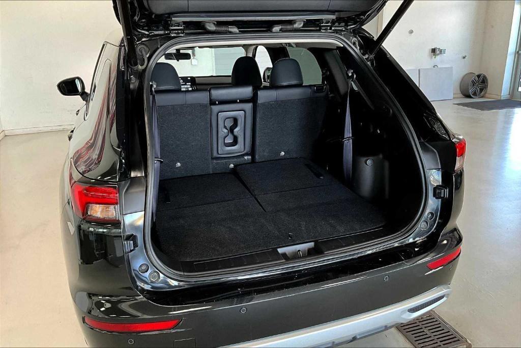 used 2024 Mitsubishi Outlander car, priced at $28,330