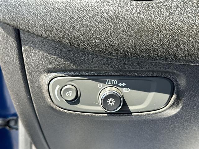 used 2022 Chevrolet Equinox car, priced at $19,365