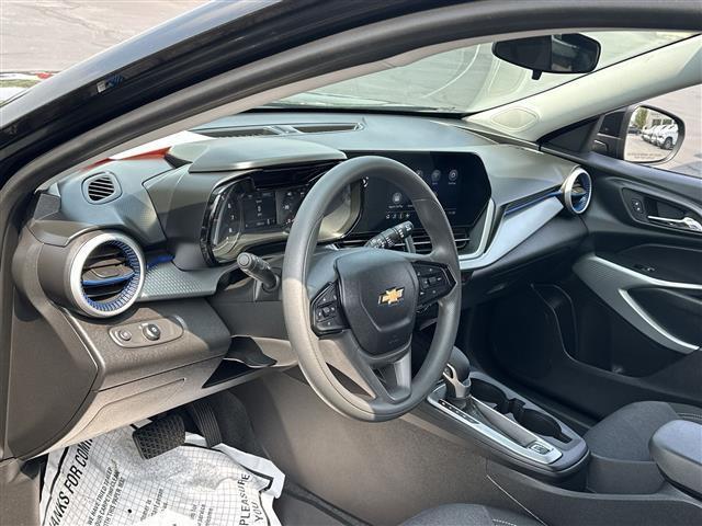 used 2025 Chevrolet Trax car, priced at $22,477