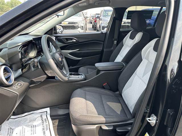 used 2025 Chevrolet Trax car, priced at $22,477