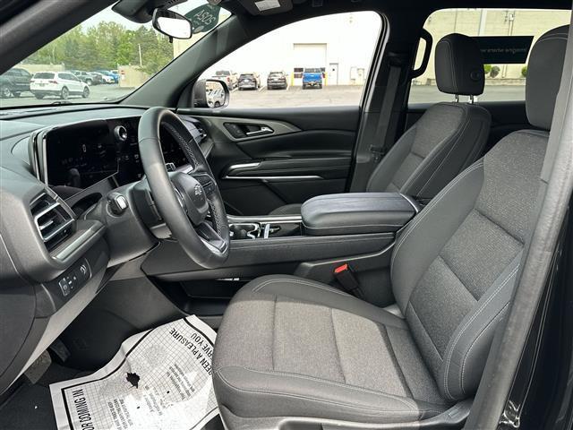 used 2024 Chevrolet Traverse car, priced at $37,929
