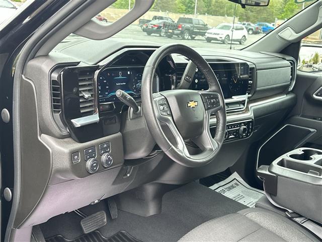 used 2022 Chevrolet Silverado 1500 car, priced at $37,283