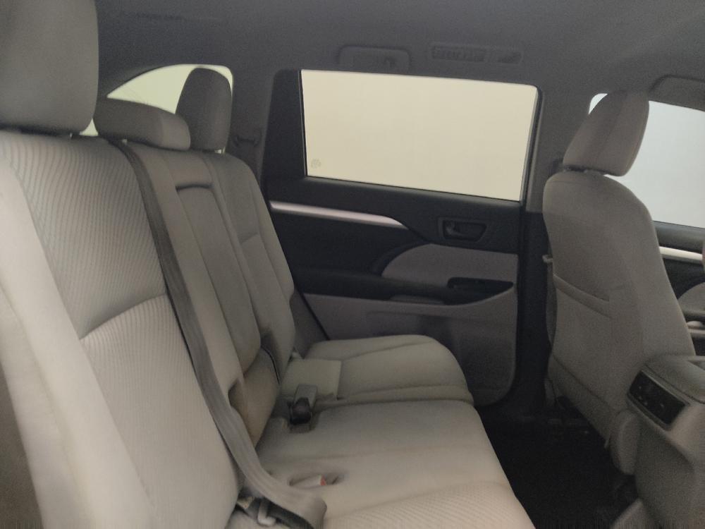 used 2019 Toyota Highlander car, priced at $23,395