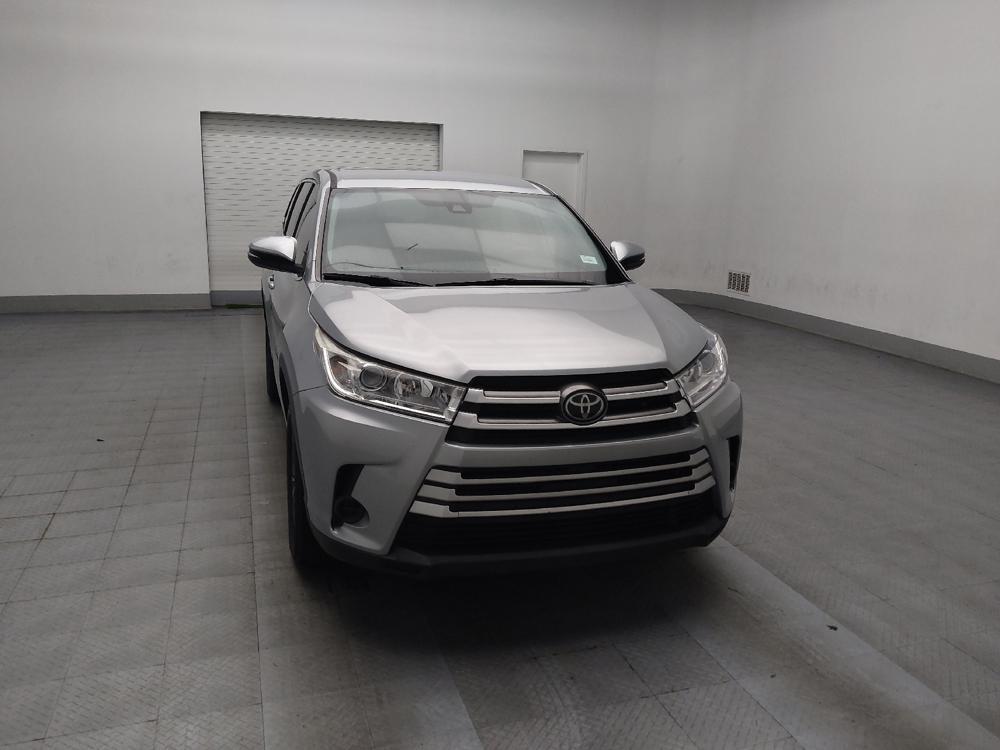 used 2019 Toyota Highlander car, priced at $23,395