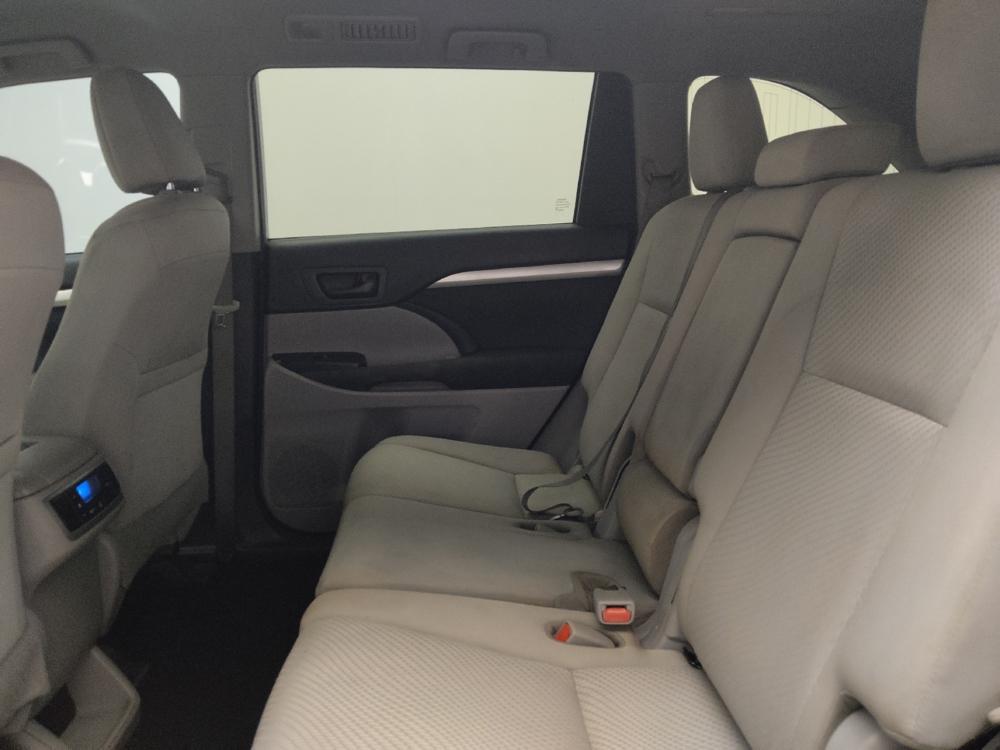 used 2019 Toyota Highlander car, priced at $23,395