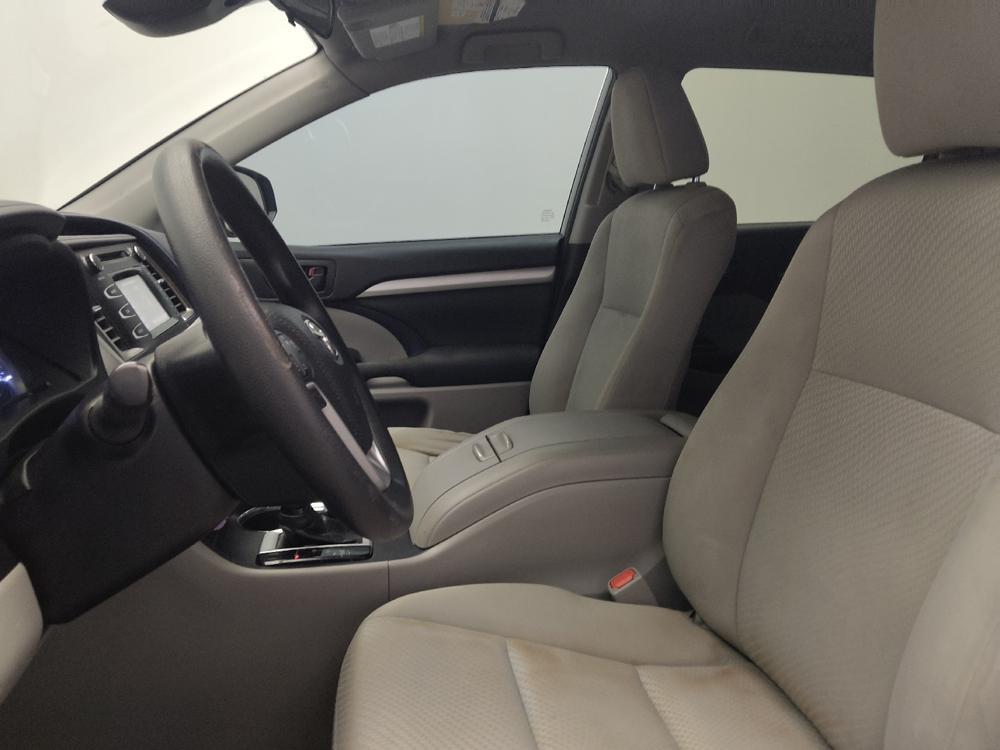 used 2019 Toyota Highlander car, priced at $23,395