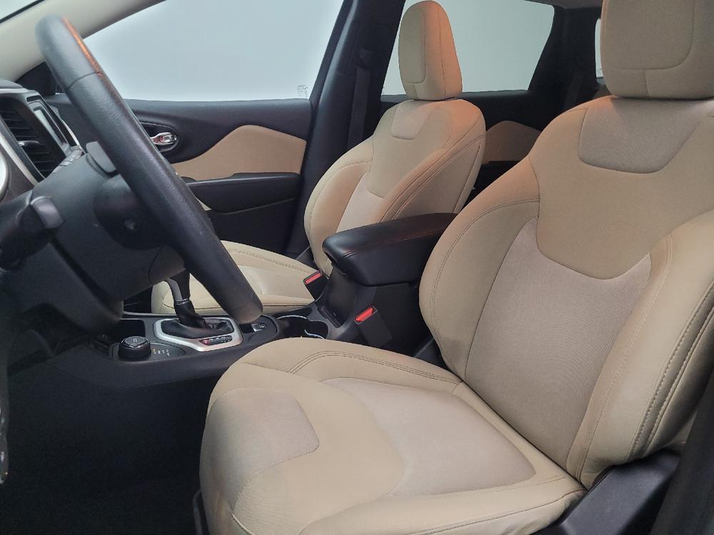 used 2018 Jeep Cherokee car, priced at $16,195