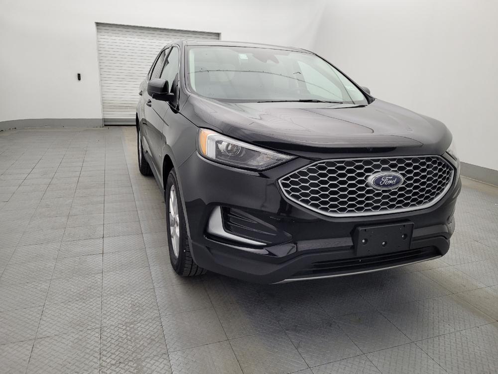 used 2024 Ford Edge car, priced at $25,595