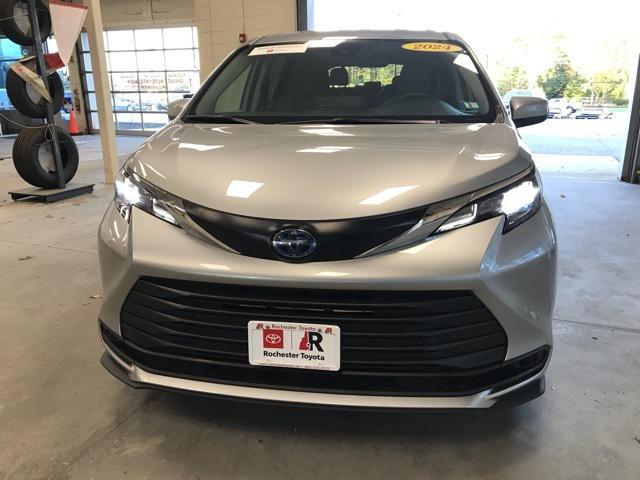 used 2024 Toyota Sienna car, priced at $43,550
