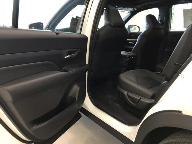 new 2025 Toyota Grand Highlander Hybrid car, priced at $62,163