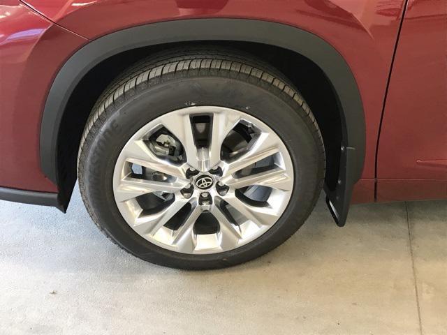 new 2025 Toyota Highlander car, priced at $52,868