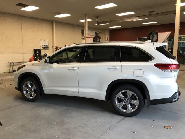 used 2018 Toyota Highlander car, priced at $24,823