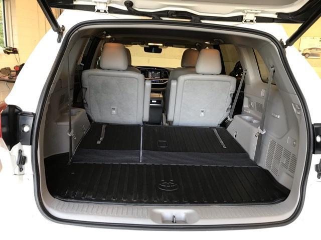 used 2018 Toyota Highlander car, priced at $24,823