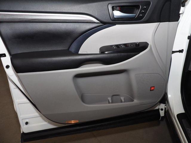 used 2018 Toyota Highlander car, priced at $25,474