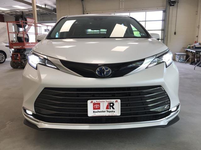 used 2023 Toyota Sienna car, priced at $46,772