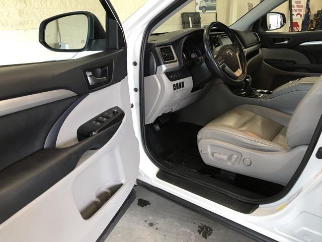 used 2019 Toyota Highlander car, priced at $26,874