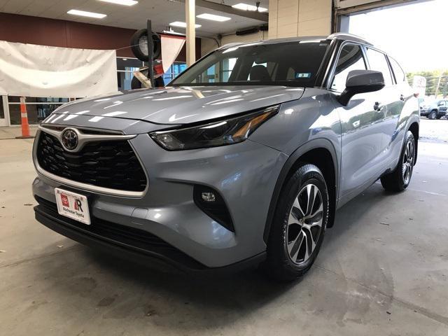 used 2023 Toyota Highlander car, priced at $38,836