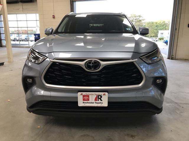 used 2023 Toyota Highlander car, priced at $38,836