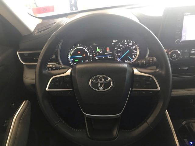 used 2022 Toyota Highlander Hybrid car, priced at $39,894