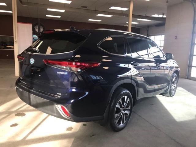 used 2022 Toyota Highlander Hybrid car, priced at $39,894