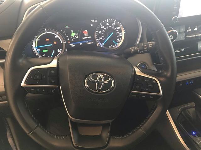 used 2022 Toyota Highlander Hybrid car, priced at $39,894