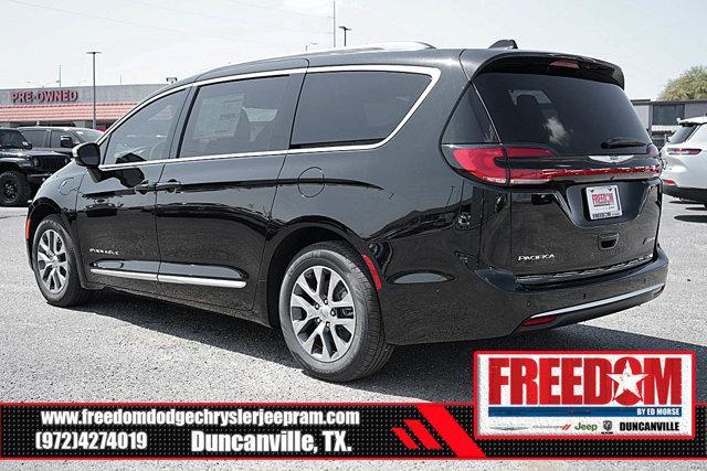 new 2025 Chrysler Pacifica car, priced at $44,992