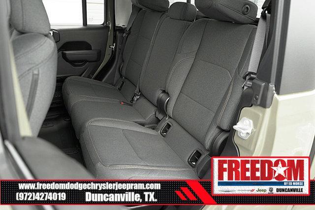 new 2025 Jeep Gladiator car, priced at $39,303