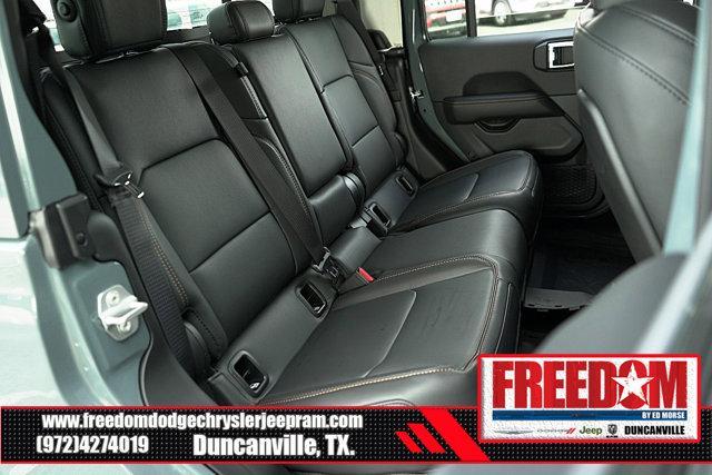 new 2025 Jeep Gladiator car, priced at $39,657