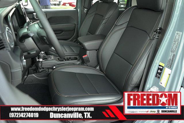 new 2025 Jeep Gladiator car, priced at $39,657