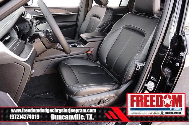 new 2025 Jeep Grand Cherokee car, priced at $38,390