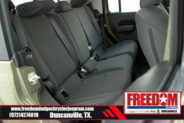 new 2025 Jeep Gladiator car, priced at $35,739