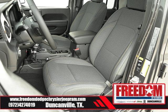 new 2025 Jeep Gladiator car, priced at $40,368