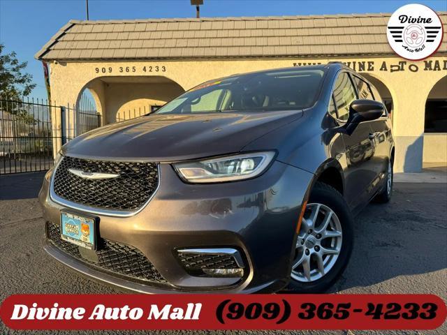 used 2022 Chrysler Pacifica car, priced at $18,999