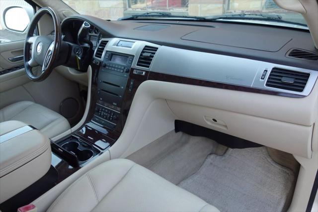 used 2008 Cadillac Escalade car, priced at $21,990