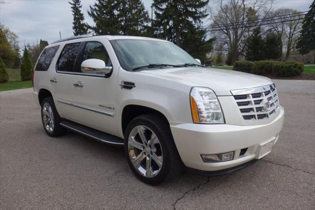 used 2008 Cadillac Escalade car, priced at $21,990