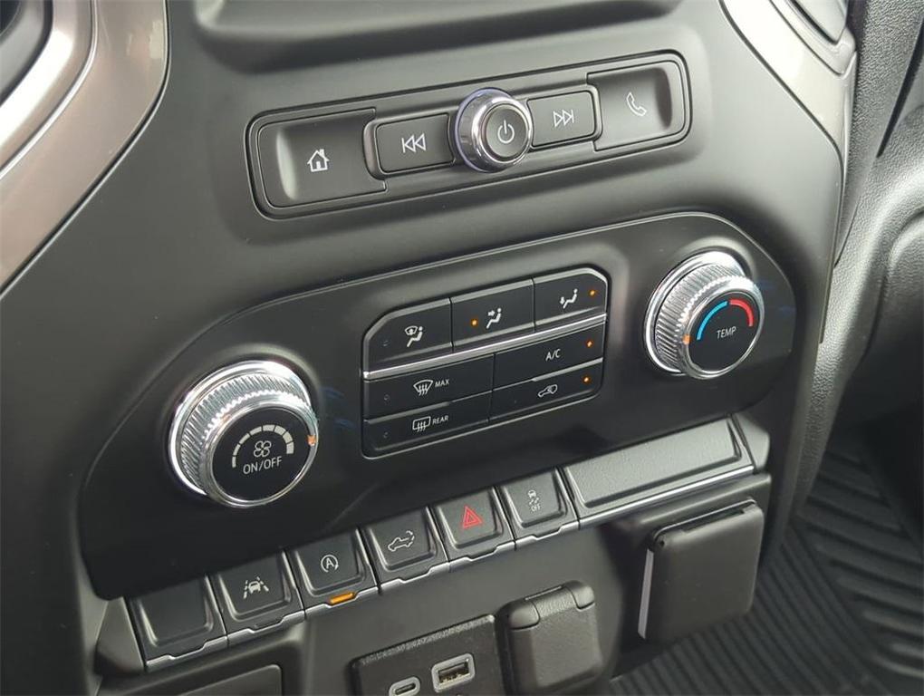 used 2025 GMC Sierra 1500 car, priced at $40,998