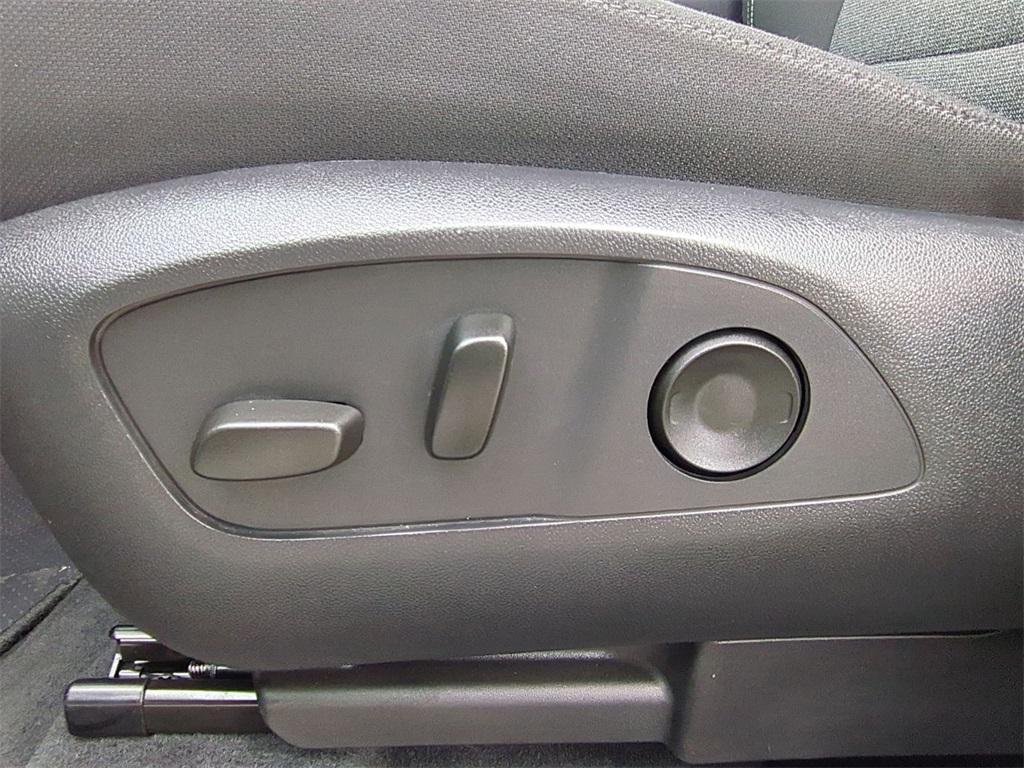 used 2025 GMC Acadia car, priced at $38,998